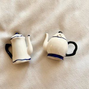 Tea Pot Salt & Pepper Shakers